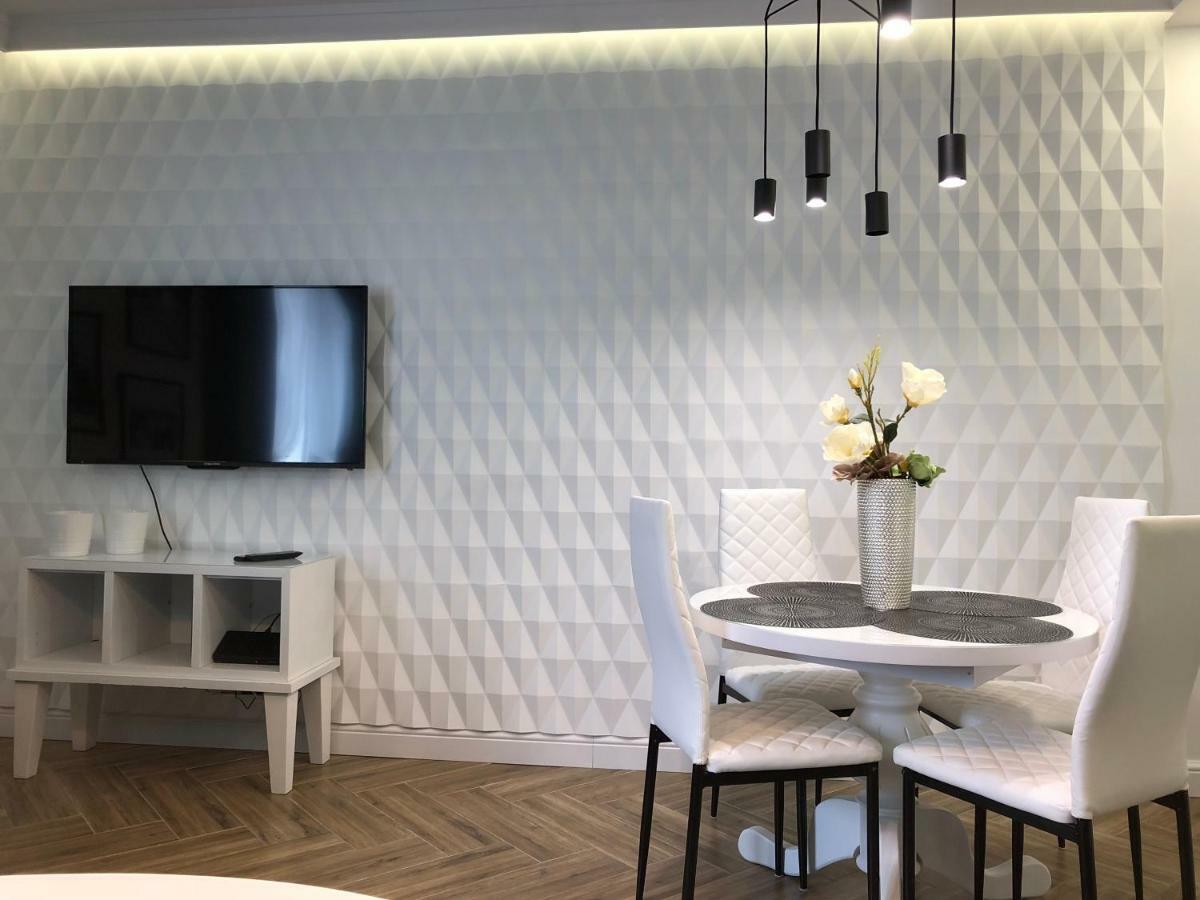 Family Sauna Apartments: Downtown Comfort with Private Wellness Kielce Exterior photo