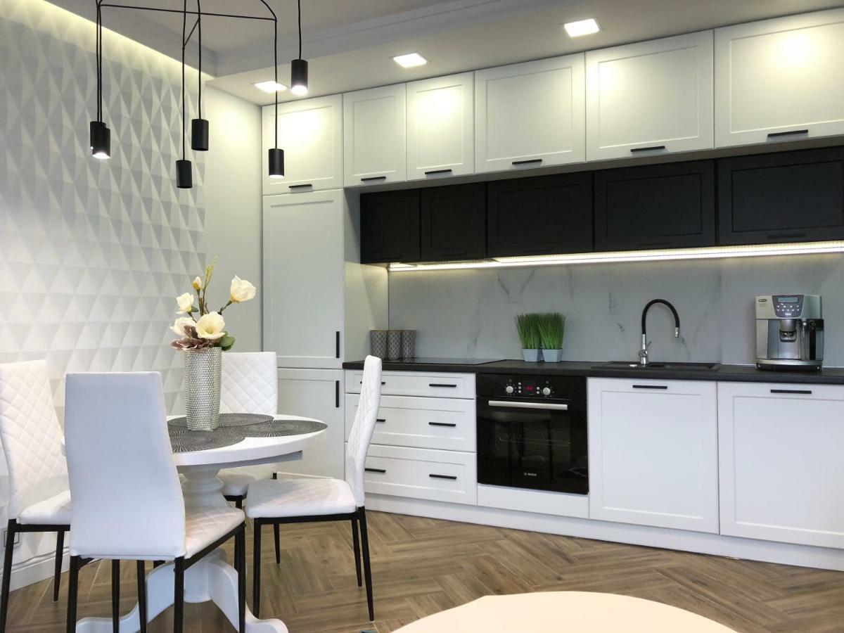 Family Sauna Apartments: Downtown Comfort with Private Wellness Kielce Exterior photo