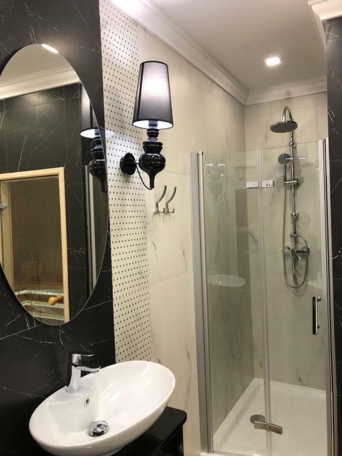 Family Sauna Apartments: Downtown Comfort with Private Wellness Kielce Exterior photo
